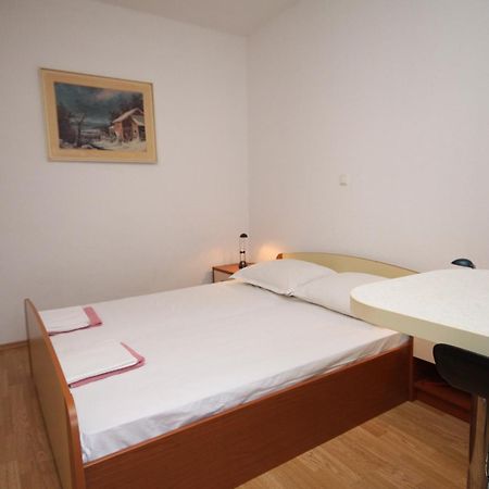 Apartments With A Parking Space Makarska - 6696 Rom bilde